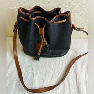 VINTAGE DOONEY & BOURKE Pebbled Leather Bucket Drawstring Shoulder Bag Purse